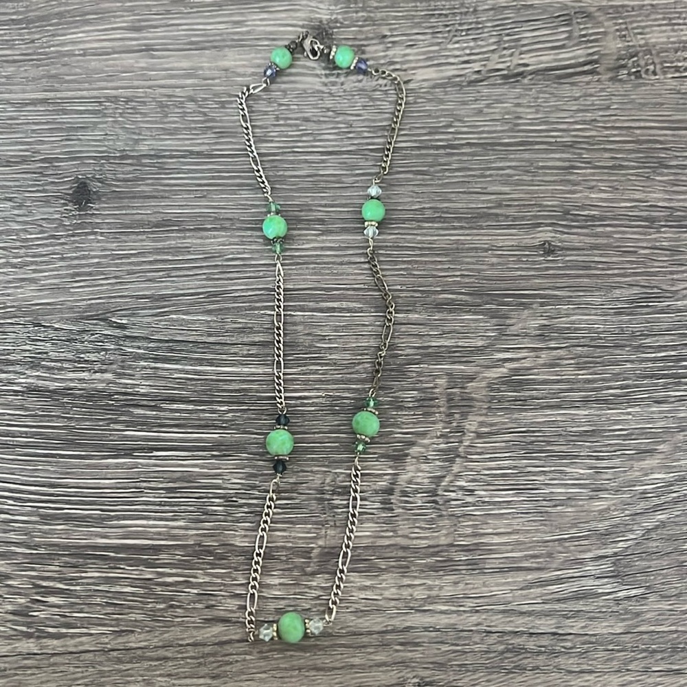 Womens short chained necklace